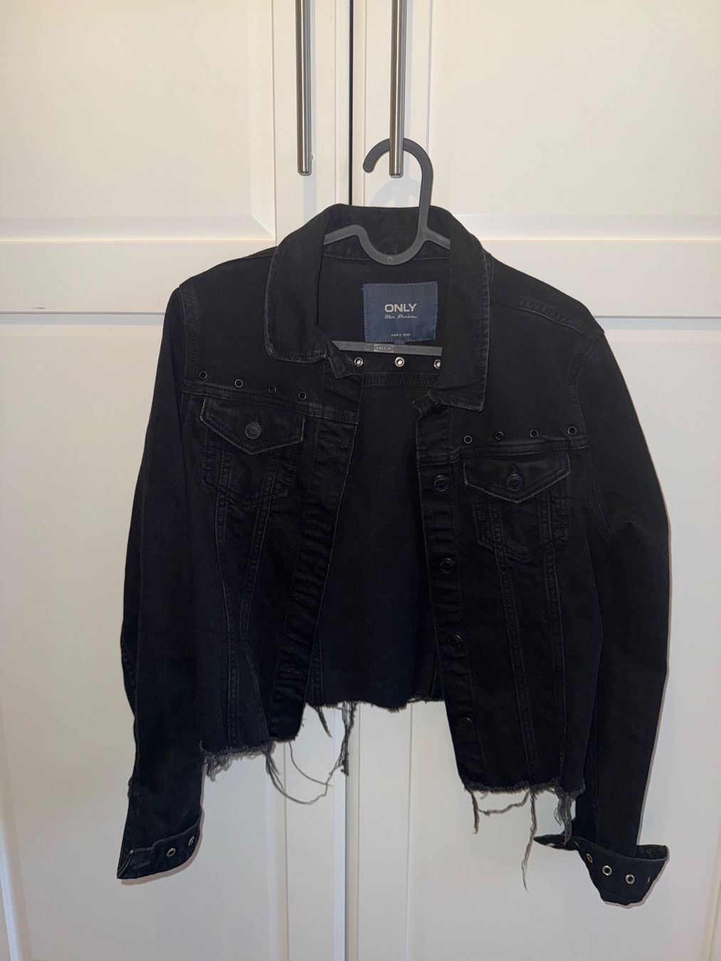 Giacche: ONLY SCHWARZE JEANSJACKE, GRÖSSE 36 – Nuovo (secondo la descrizione) da Bern venduto da epu_vp75 2