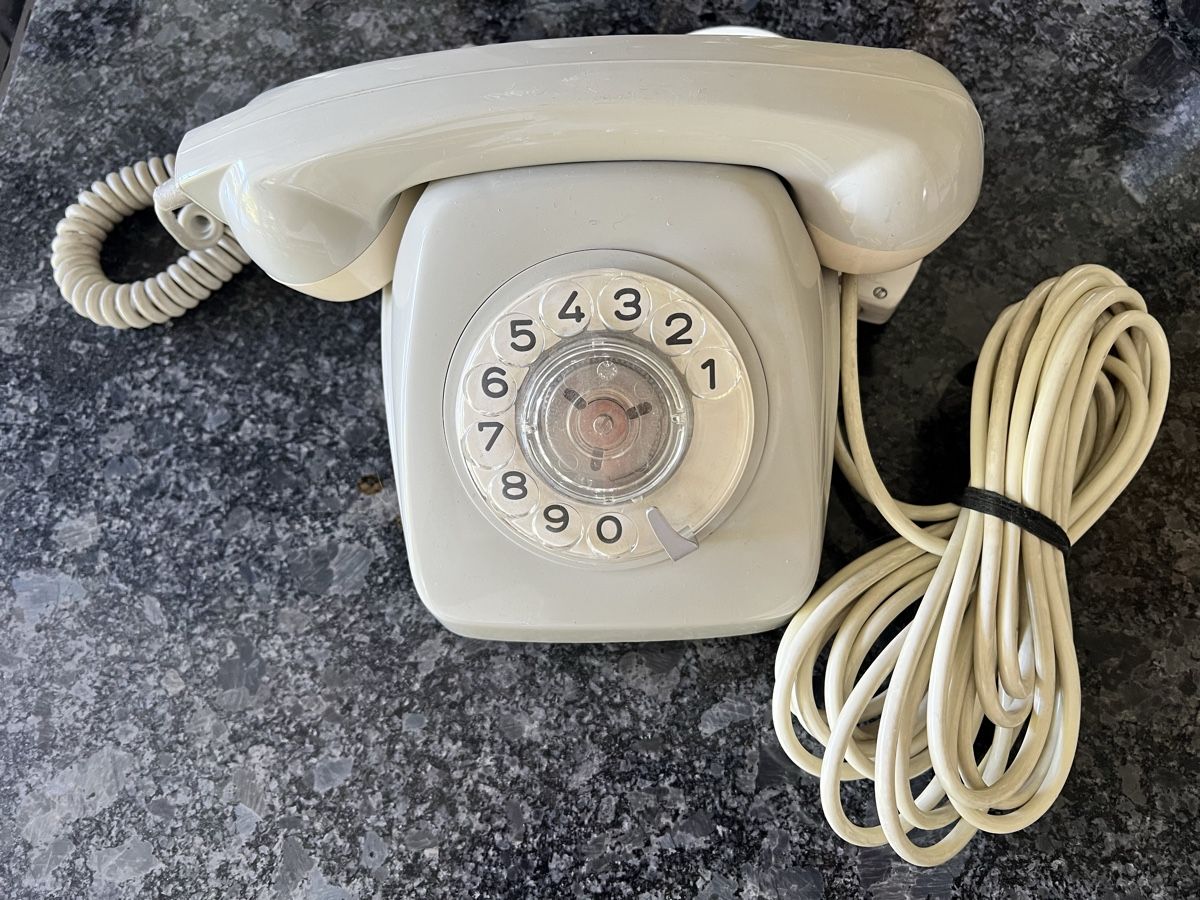 Telefoni: Drehscheibentelefon PTT 70 – Usato da Basel venduto da Kasodra