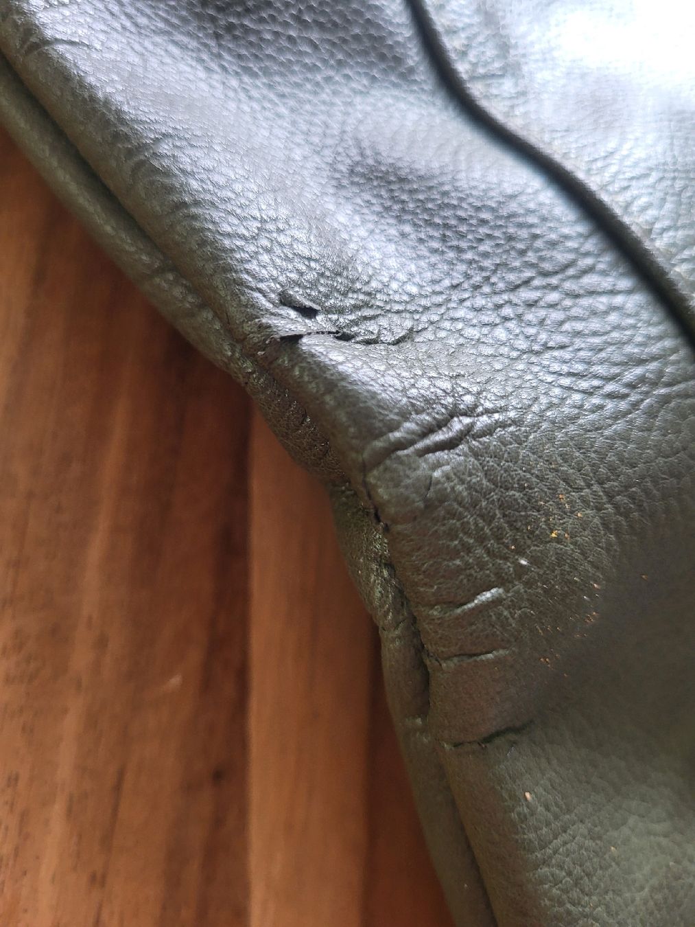 Borse da donna: Grüne Tasche - leichte Gebrauchsspuren  – Usato da Dübendorf venduto da rol_fm6d 3