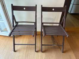2 Klappstühle braun Holz