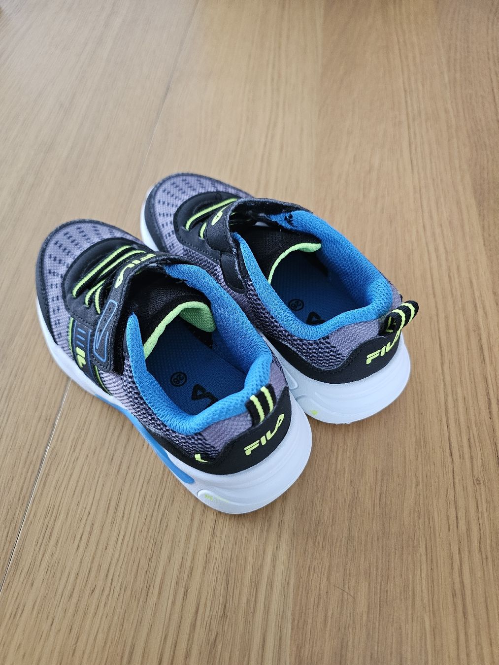 Fila Scarpe per ragazzi: Schuhe Grösse 28 – Usato da Altbüron venduto da schnurrli101 2