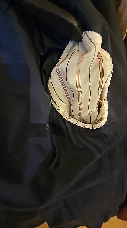 Vestes: Kiton Veston – D'occasion à Hausen AG par MM_FM 4
