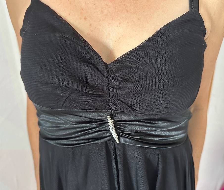 Vestiti: schwarzes Abendkleid / Galakleid mit Brosche, Gr. 36/S – Usato da Kaltbrunn venduto da Eagle76 1