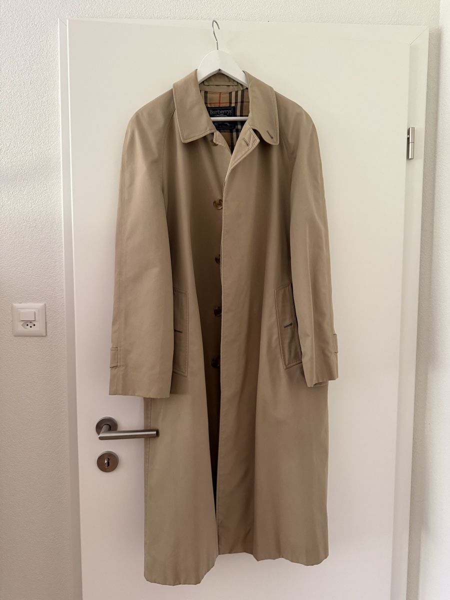 Burberry Cappotti: Burberrys Vintage Trench Coat – Usato da Basel venduto da pet_y7pt