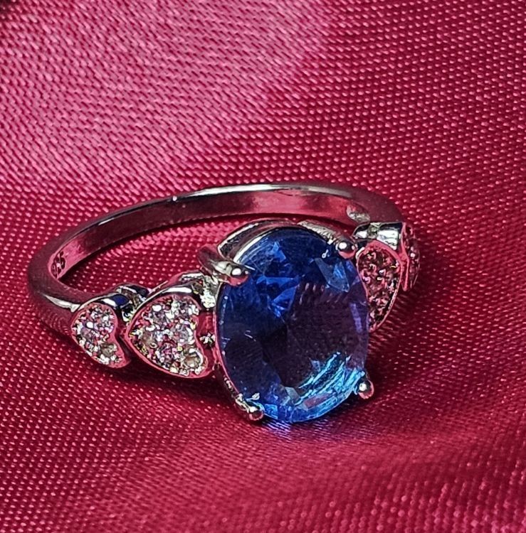 Anelli: Ring mit funkelndem Zirkonia, 925 versilbert Gr. 9 – Nuovo (secondo la descrizione) da Grenchen venduto da maretop 2