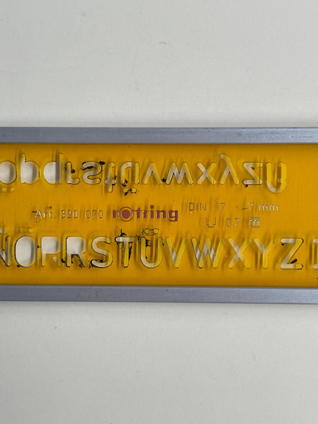 Rotring Sciablone: Schreibschablone Rothring, Höhe 7 mm, Nr. 7 – Usato da Matzingen venduto da carola71 2