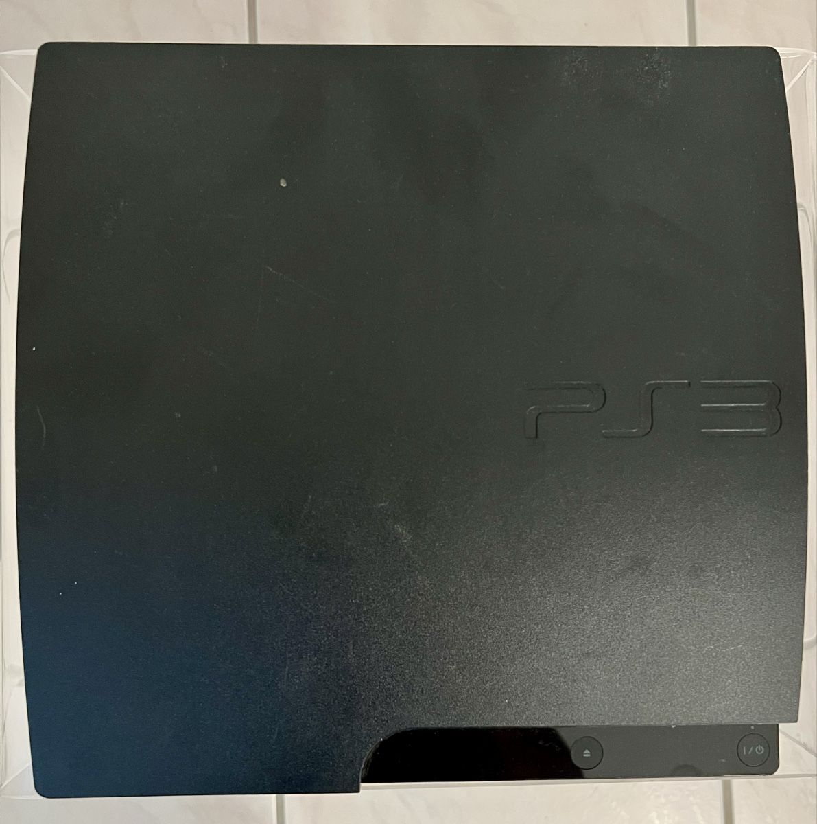 Sony Konsolen: Sony PlayStation 3 Konsole mit 2 Controllern – Gebraucht aus Hunzenschwil von Madachica 3