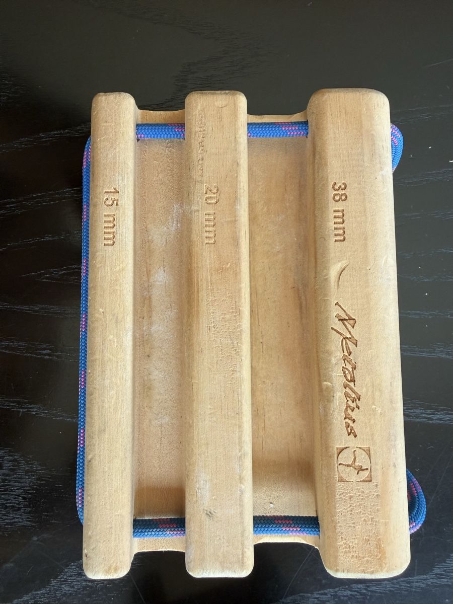 Murs & prises d'escalade: Hangboard von Metolius – D'occasion à Meiringen par elisa028 1