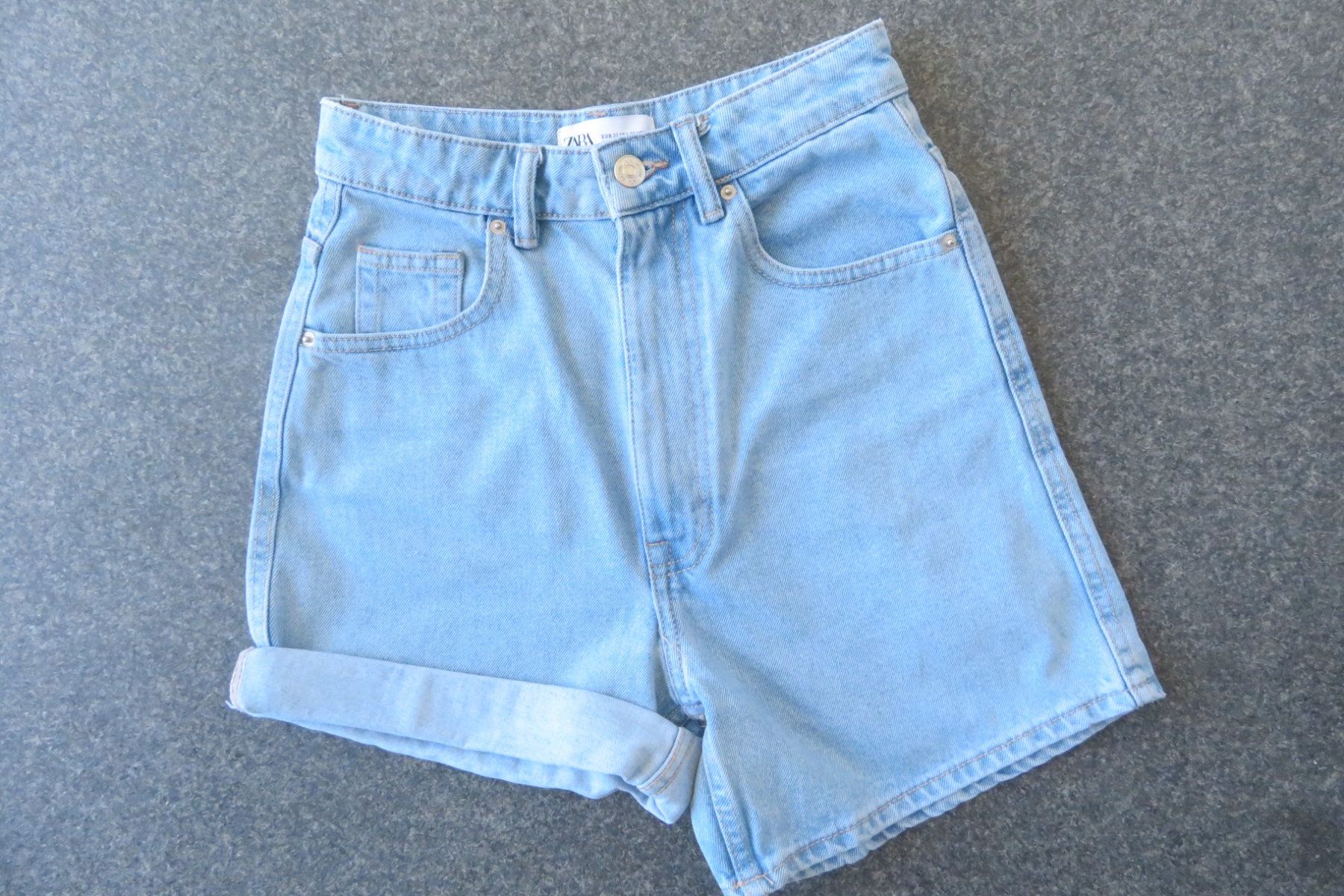 Zara Pantaloni: ZARA Krempelshorts  Grösse 32 – Nuovo (secondo la descrizione) da Wil ZH venduto da Tamagy