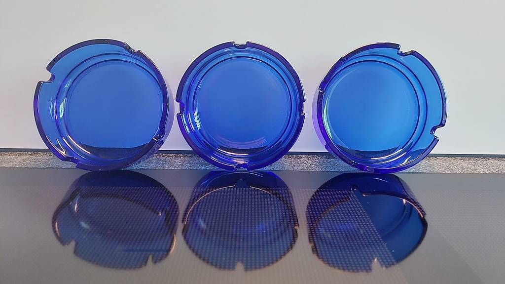 Portacenere: Aschenbecher 3 Stk Glas blau (Set) – Usato da Ehrendingen venduto da Sevilla8 1