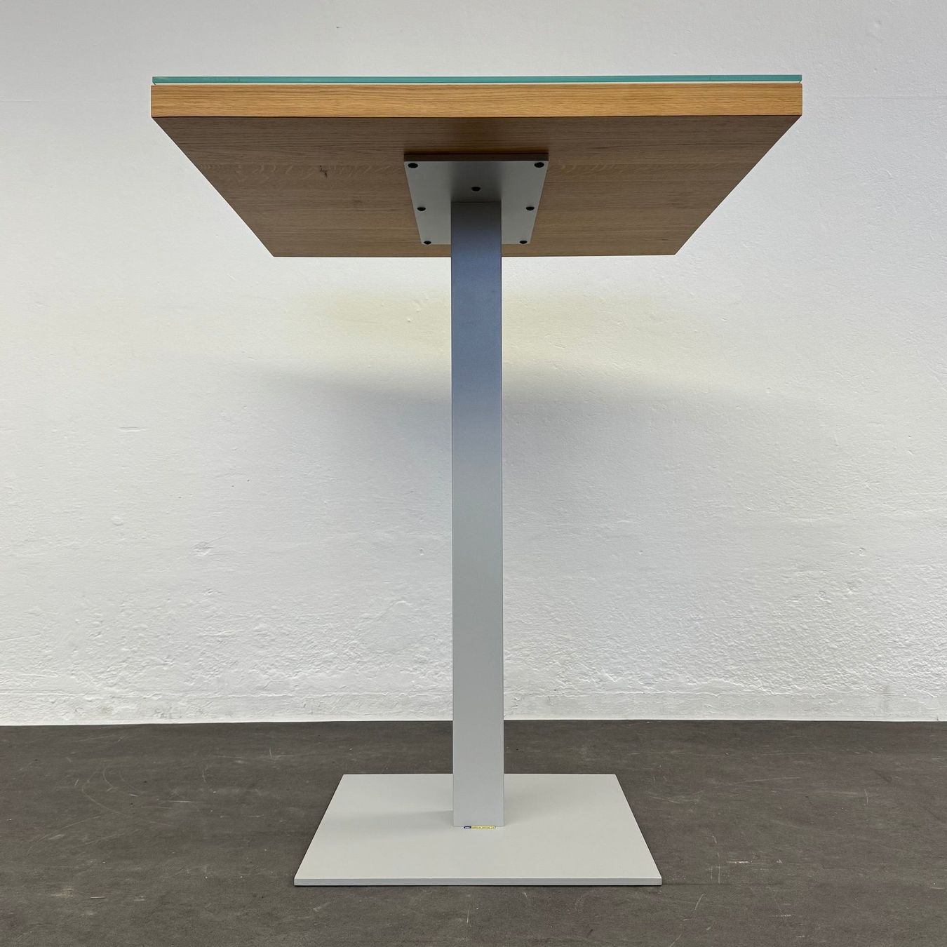 Tische: Zoom Tix Stehbartisch mit Glasplatte 800x800mm – Gebraucht aus Schönenwerd von mcofficeshop 3