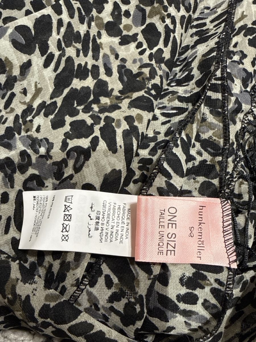 Hunkemöller Badekleider & Bikinis: Hunkemöller Set Bikini Hose + Tuch Leoprint, Gr. L – Neu und originalverpackt aus Neukirch-Egnach von Carmen1998 1