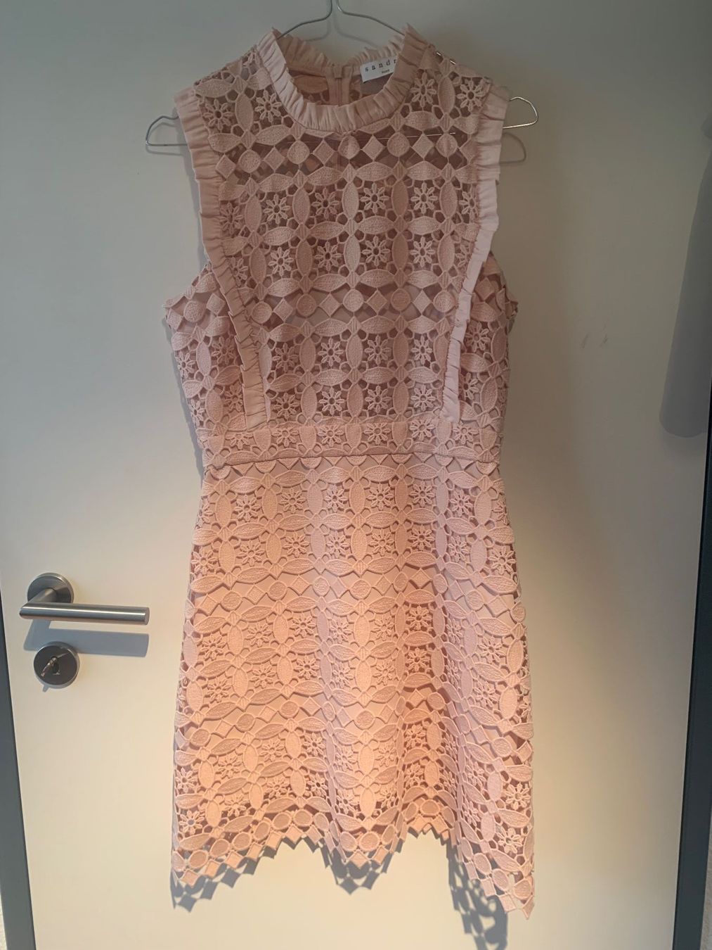 Sandro Vestiti: Sandro Paris Kleid, elegant & fast wie neu – Usato da Rüschlikon venduto da Brixen07 7