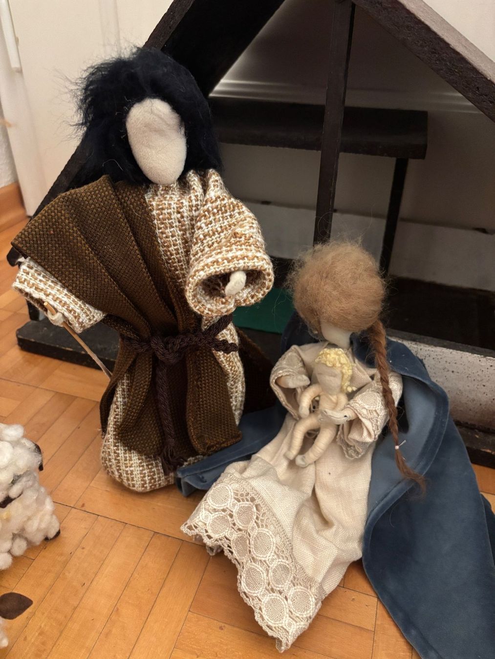 Toutes les décorations: Krippenfiguren Set mit Stall und Schafen, handgemacht – D'occasion à Wettingen par sfdslrf 3