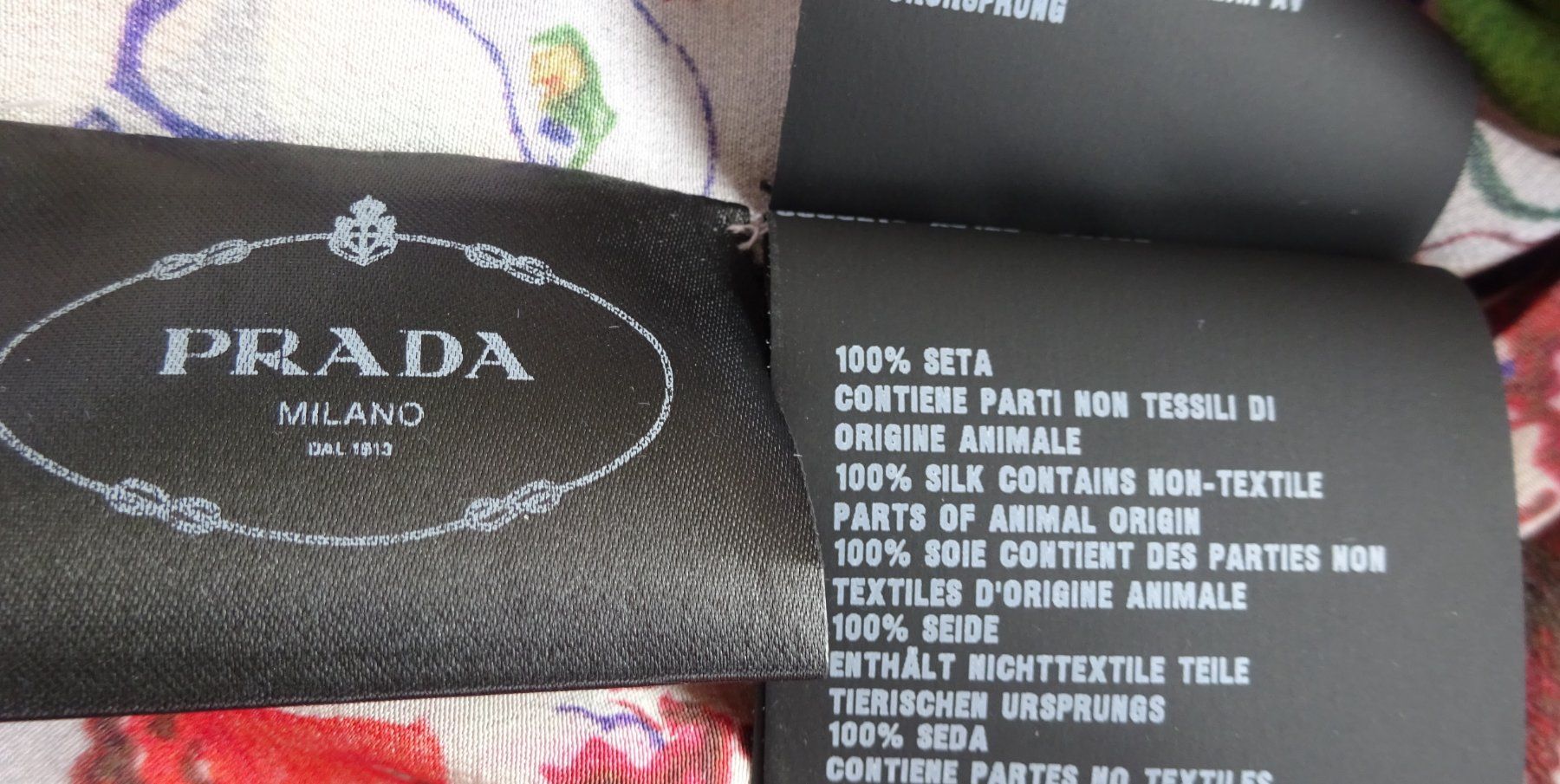 Prada Camicette: PRADA Originale e Nuova! camicetta 100% seta! taglia 40IT – Nuovo e nell'imballaggio originale da Cadempino venduto da vis_lpp9 7