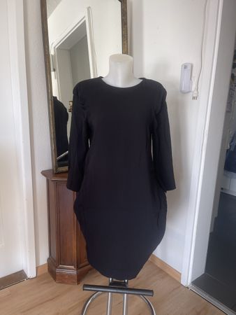 Robe COS noire  38 neuve/ SVP lisez bien le texte