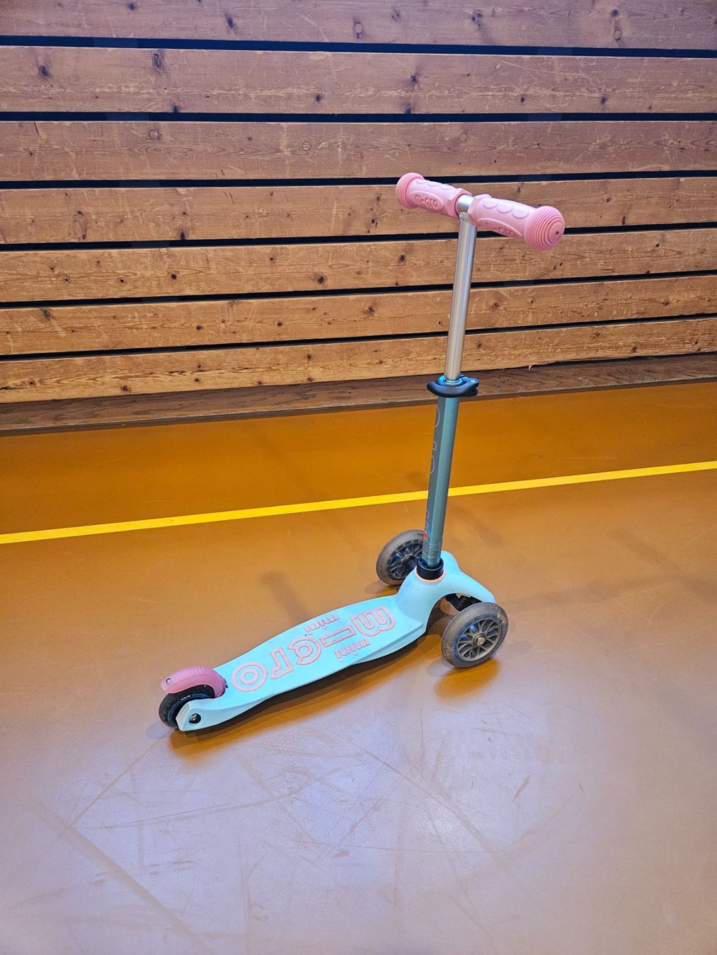 Micro Veicoli per bambini: Micro Mini Trottinett – Usato da Nürensdorf venduto da ialeggio
