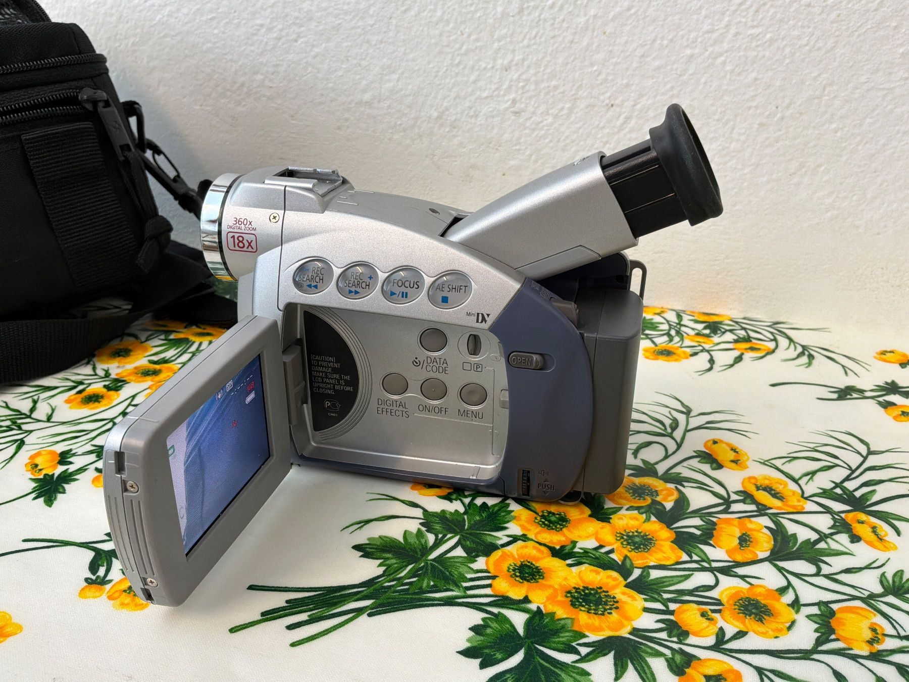 Canon Videocamere: Canon MV 500 MiniDV Camcorder – Usato da Massagno venduto da mar_k9xb 4
