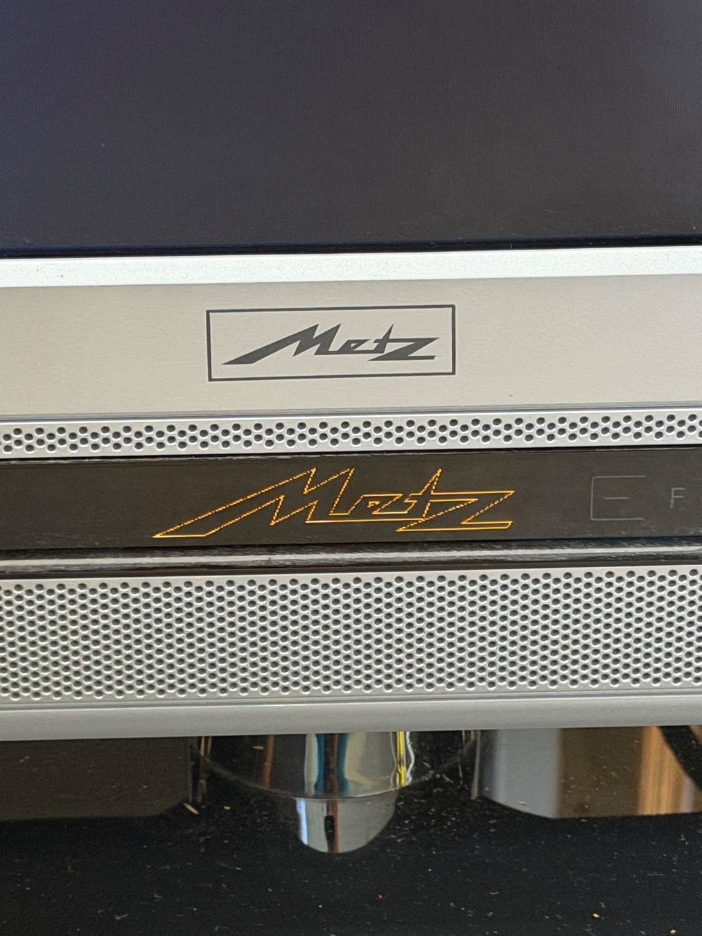 Fernseher: Metz TV Taros 37-LED – Gebraucht aus Aarburg von Wendepunkt_Fundgrube 1