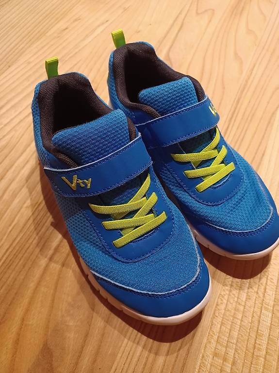 Scarpe per ragazzi: Hallen-Turnschuhe 34 – Usato da Gähwil venduto da Sinmax 1