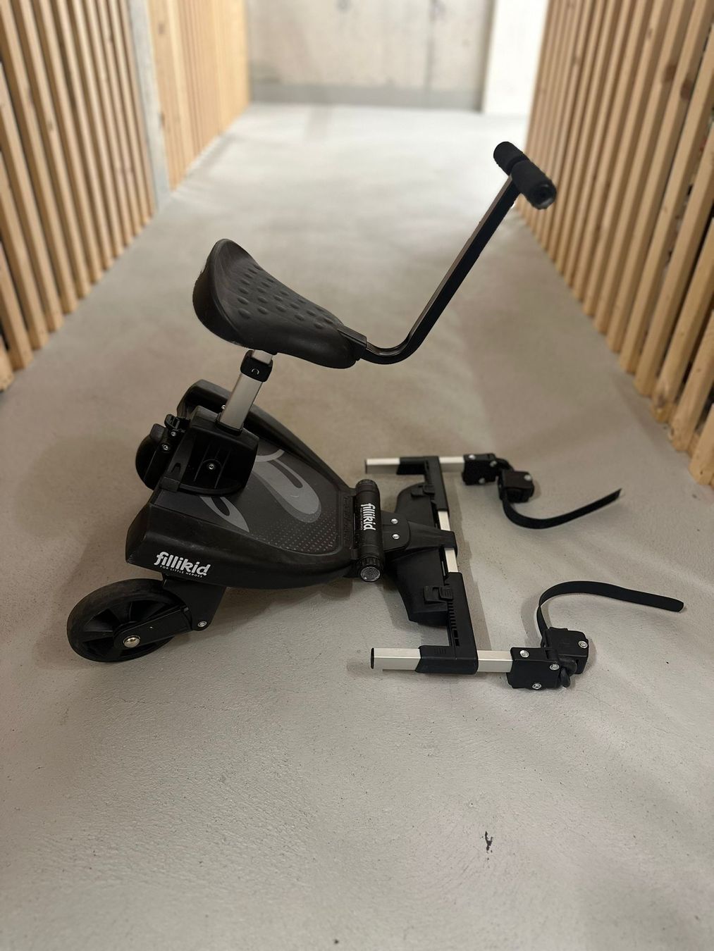 Fillikid Kinderwagen Zubehör: Fillikid Mitfahrbrett Basic mit Sitz – Gebraucht aus Dietikon von lub_8jzr