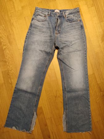 Stradivarius Jeans mit Schlitz Gr42 - Top Zustand