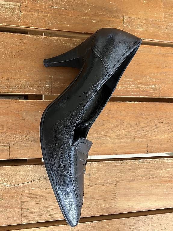 Scarpe da donna: Navyboot Pumps schwarz Gr.37 – Usato da Lyss venduto da stubenwagen 2