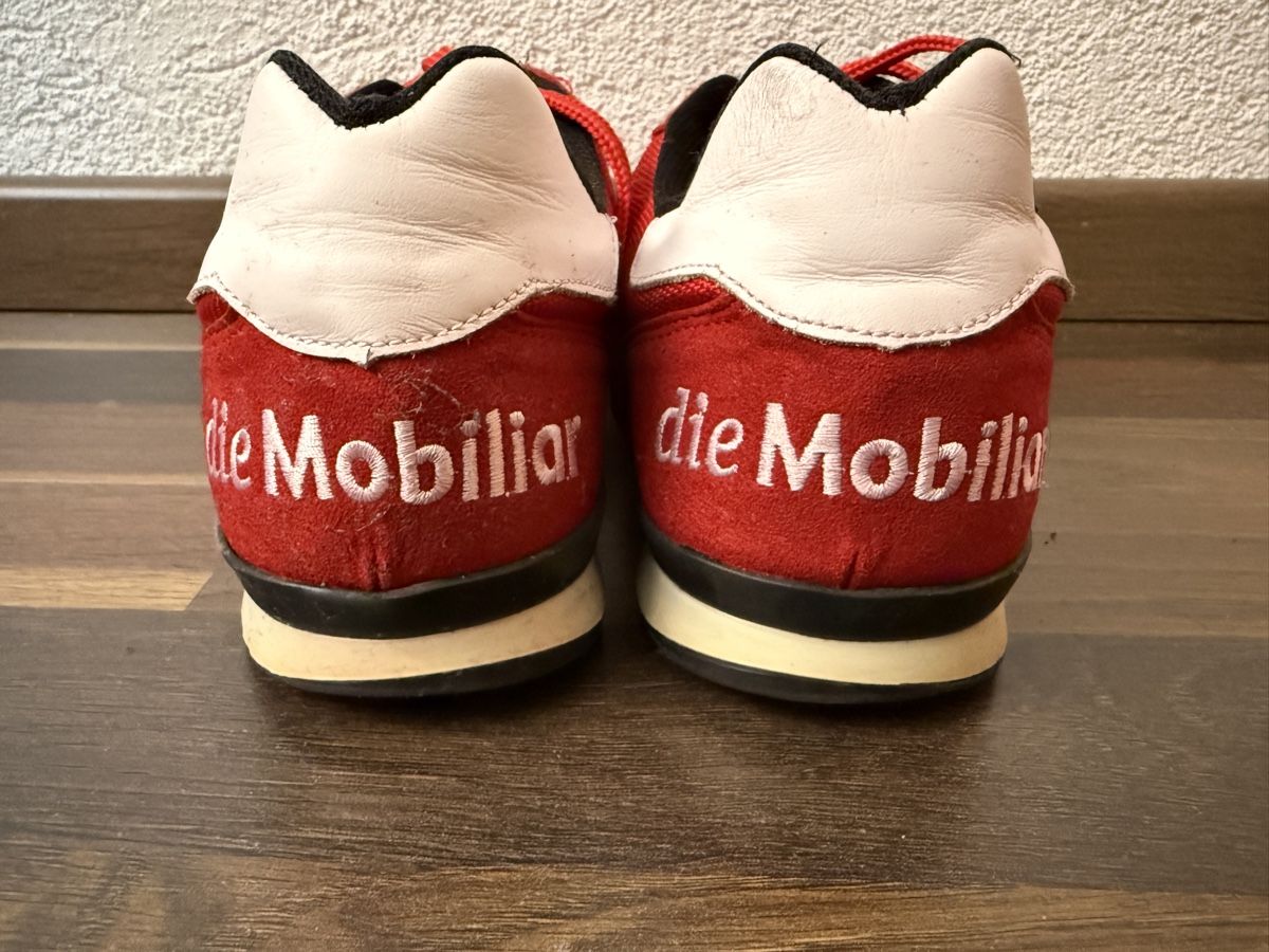 Scarpe da uomo: Rote Sneakers "die Mobiliar" - Grösse 43 – Usato da Mels venduto da all_for_you