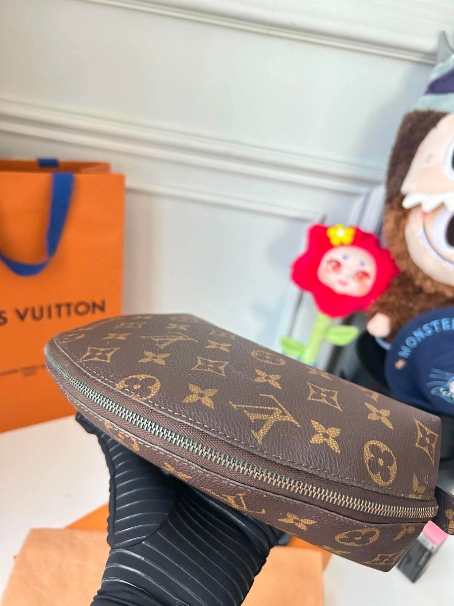 Louis Vuitton Sacs: LOUIS VUITTON Pochette cosmetics GM – D'occasion à Widnau par Pukpan_99 4