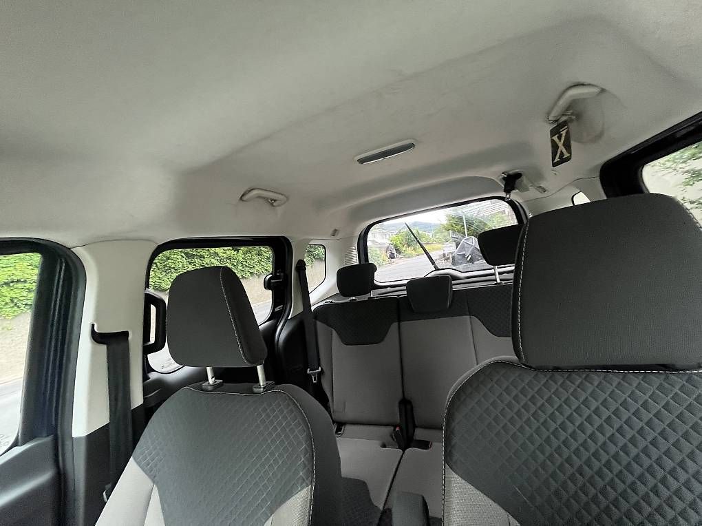 Autos: Ford Tourneo Courier – Gebraucht aus Suhr von Gurudeva 2