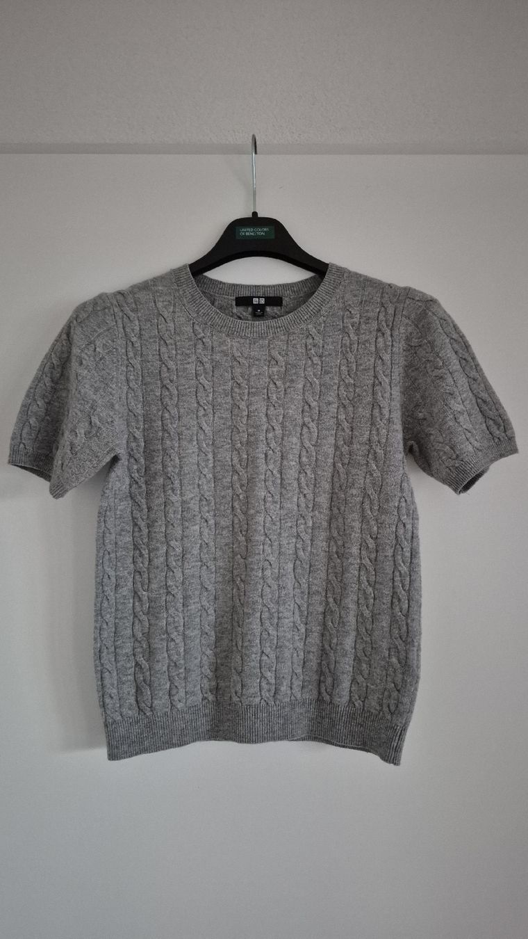 Uniqlo T-shirt: Pull manches courtes UNIQLO – Nuovo (secondo la descrizione) da Villars-sur-Glâne venduto da ninisabri
