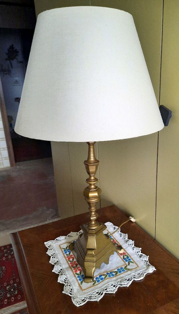 Lampade: antiker Bronzeständer als Lampe – Usato da Eschenbach venduto da Alicekunst 3