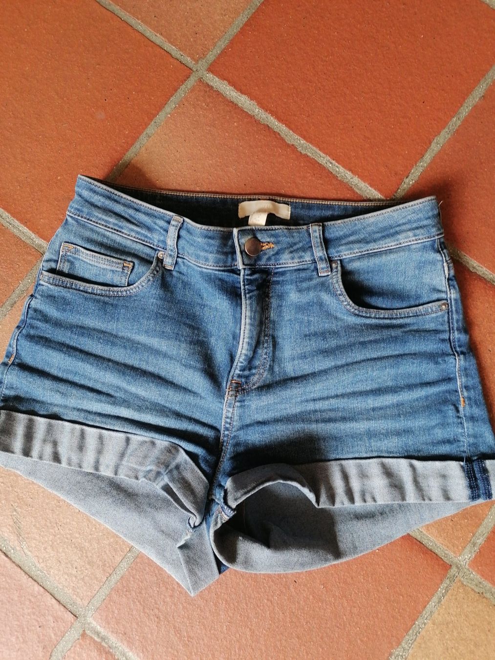 H&M Jeans: Shorts Jeans, 36 – Usato da Solothurn venduto da Shanty.20