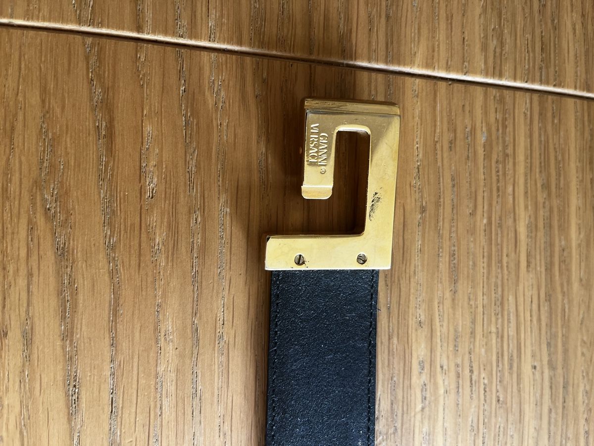 Versace Cinture: Black Leather Versace Belt – Usato da St. Gallen venduto da Asever___ 3