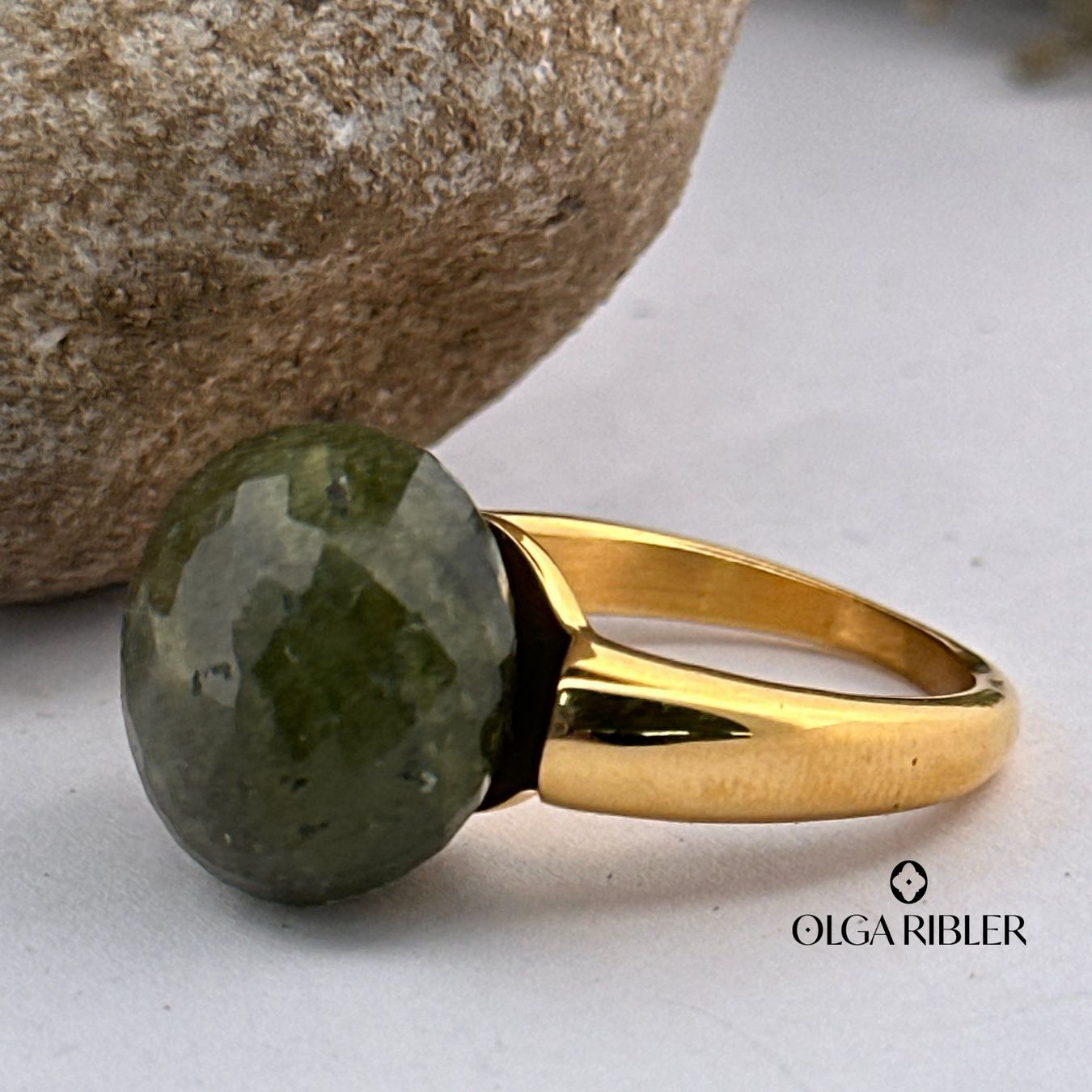 Olga Ribler Bagues: Edelstahl Ring mit Vesuvianite Ringgrösse 58 – Neuf (Voir description) à Luzern par Schmuckoutlet 2