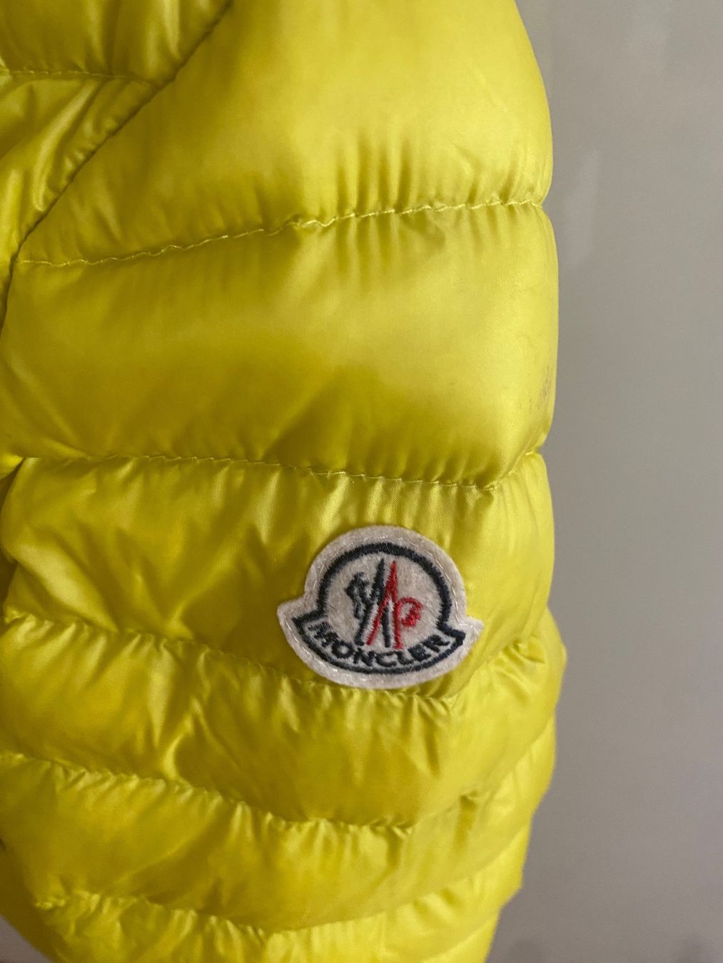 Moncler Giacche: 100% original Moncler Jacke – Usato da Männedorf venduto da Cosmo11 1