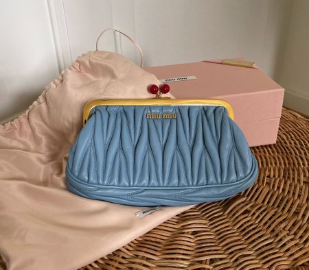 miu miu matelassé framed kiss clutch