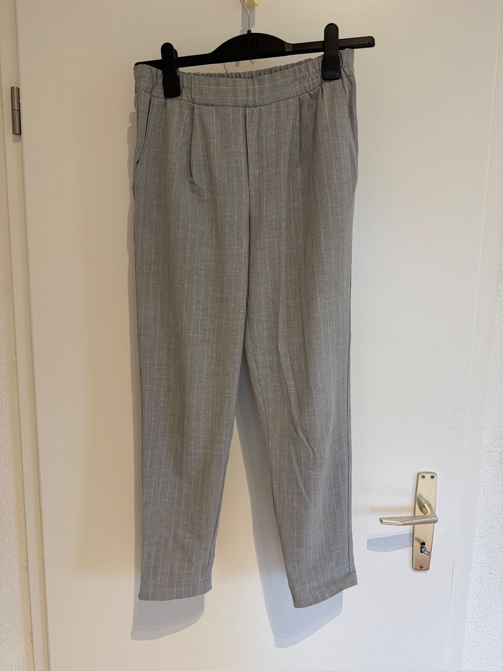 Bershka Pantaloni: Pantalon habillé - Bershka – Usato da Denens venduto da sar_5wlm