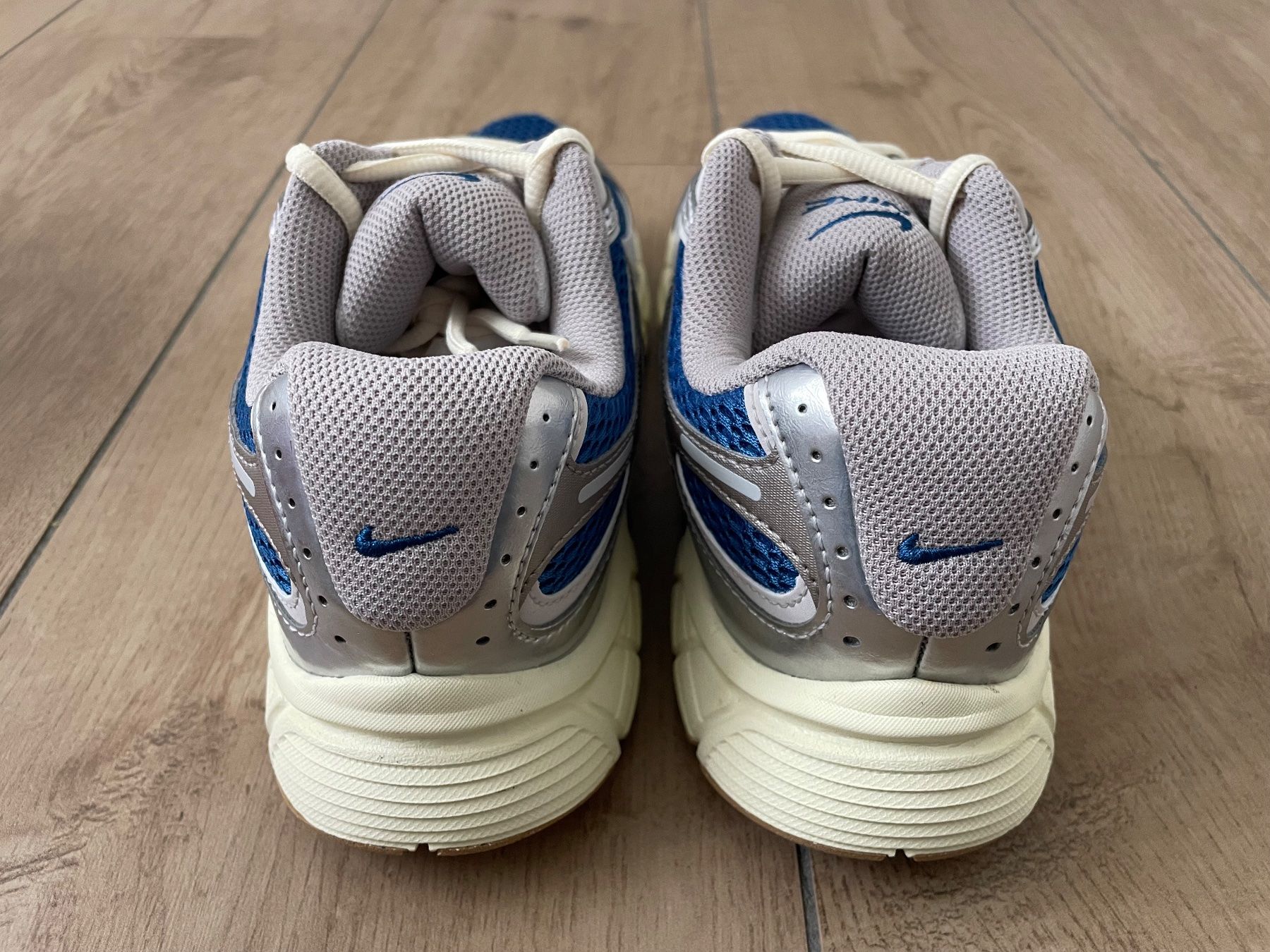 Nike Schuhe für Jungen: Nike Turnschuhe V5 Gr. 38.5 NEU – Neu und originalverpackt aus Waltenschwil von hansnine 4