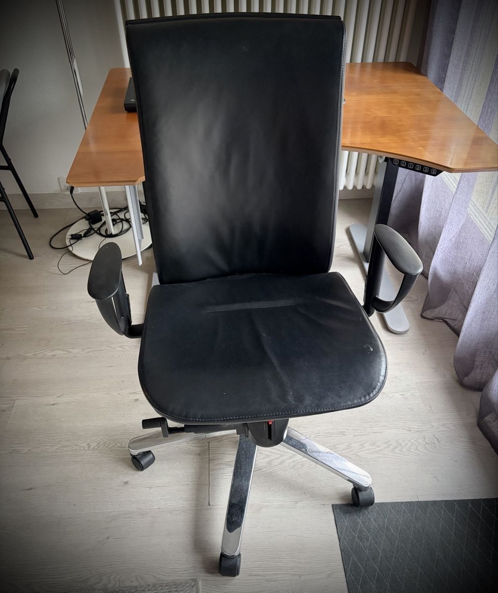 Scrivanie: 2 tabès et 2 Chaises de bureau – Usato da Petit-Lancy venduto da jcj_xh59 1