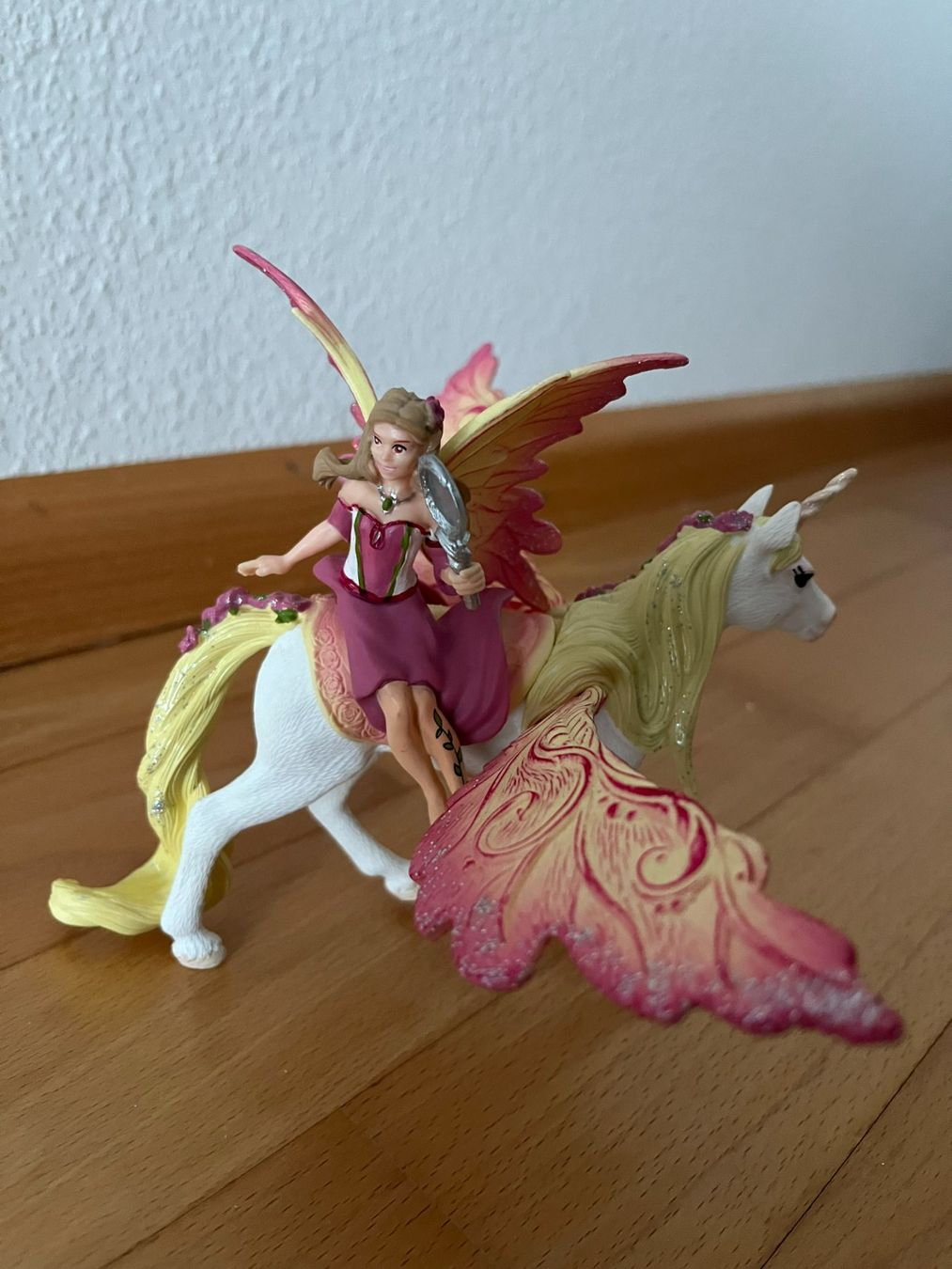 Schleich Giocattoli: Schleich Bayala - Feya mit Pegasus-Einhorn – Usato da Muttenz venduto da Juvenile33 2