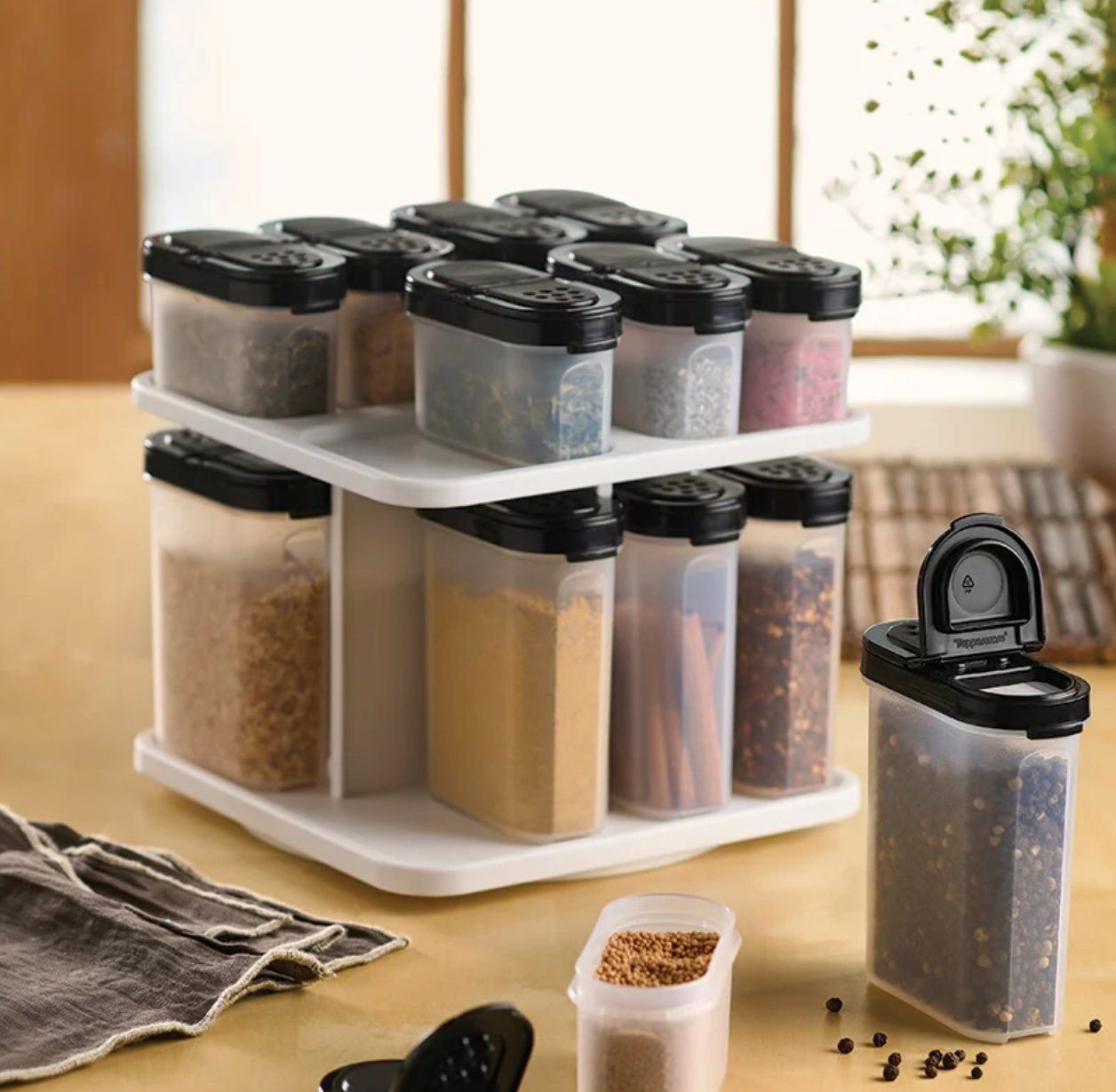 Contenitori & Simili: Tupperware - Gewürzkarussell – Nuovo e nell'imballaggio originale da Kaufdorf venduto da bambulka22 2