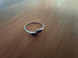 Silberring mit schwarzen Steinen 💍