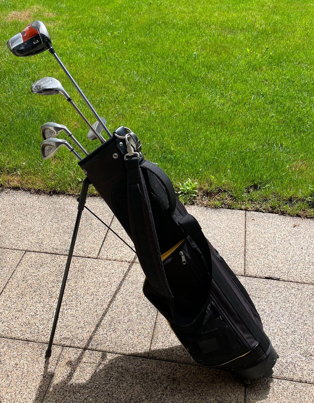 Mazze & Set: Leichter Golfsack mit Schlägerset – Usato da Zürich venduto da 4claudi