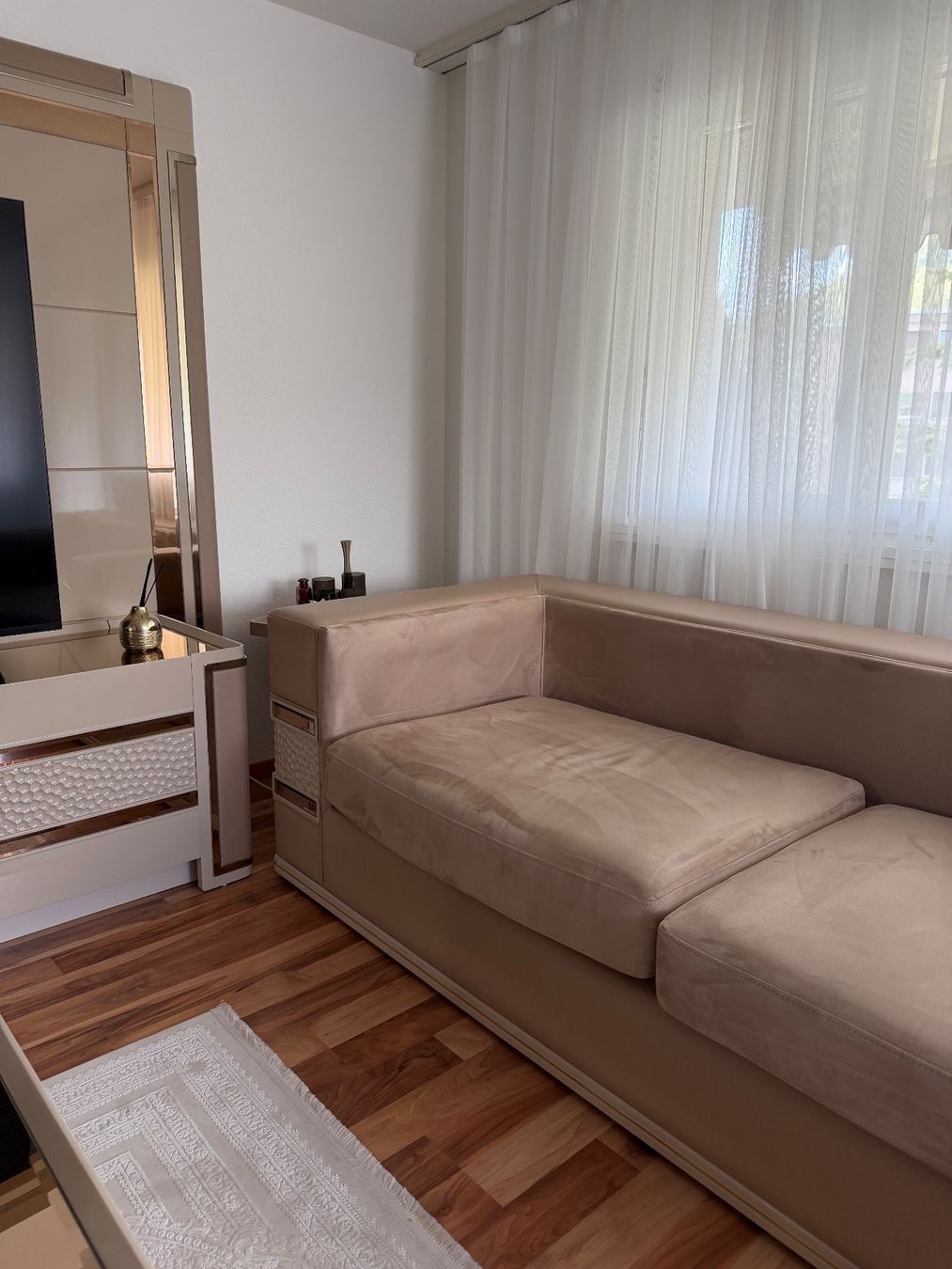Sofas: Sofa + Tisch – D'occasion à Oftringen par sil_bzb9