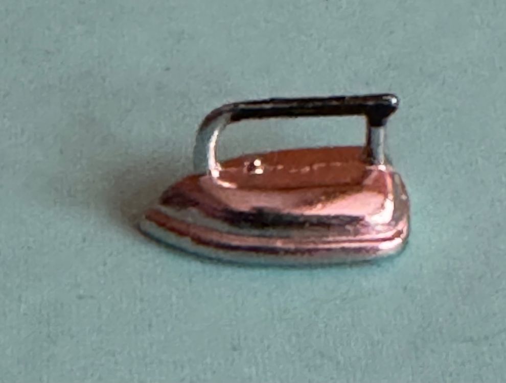 Perfk 1:24 Puppenhaus Miniatur Bügeleisen Set - Mit Bügelbrett & Rosa Punkten