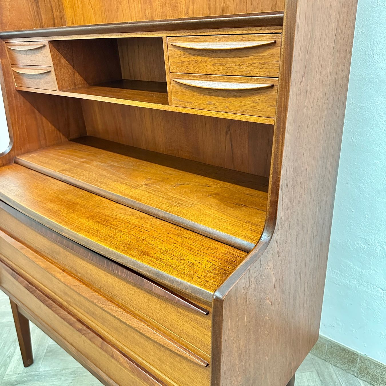 Cassettiere: Mid Century danish teak Highboard / Secretary – Usato da basel venduto da vintory.ch 5