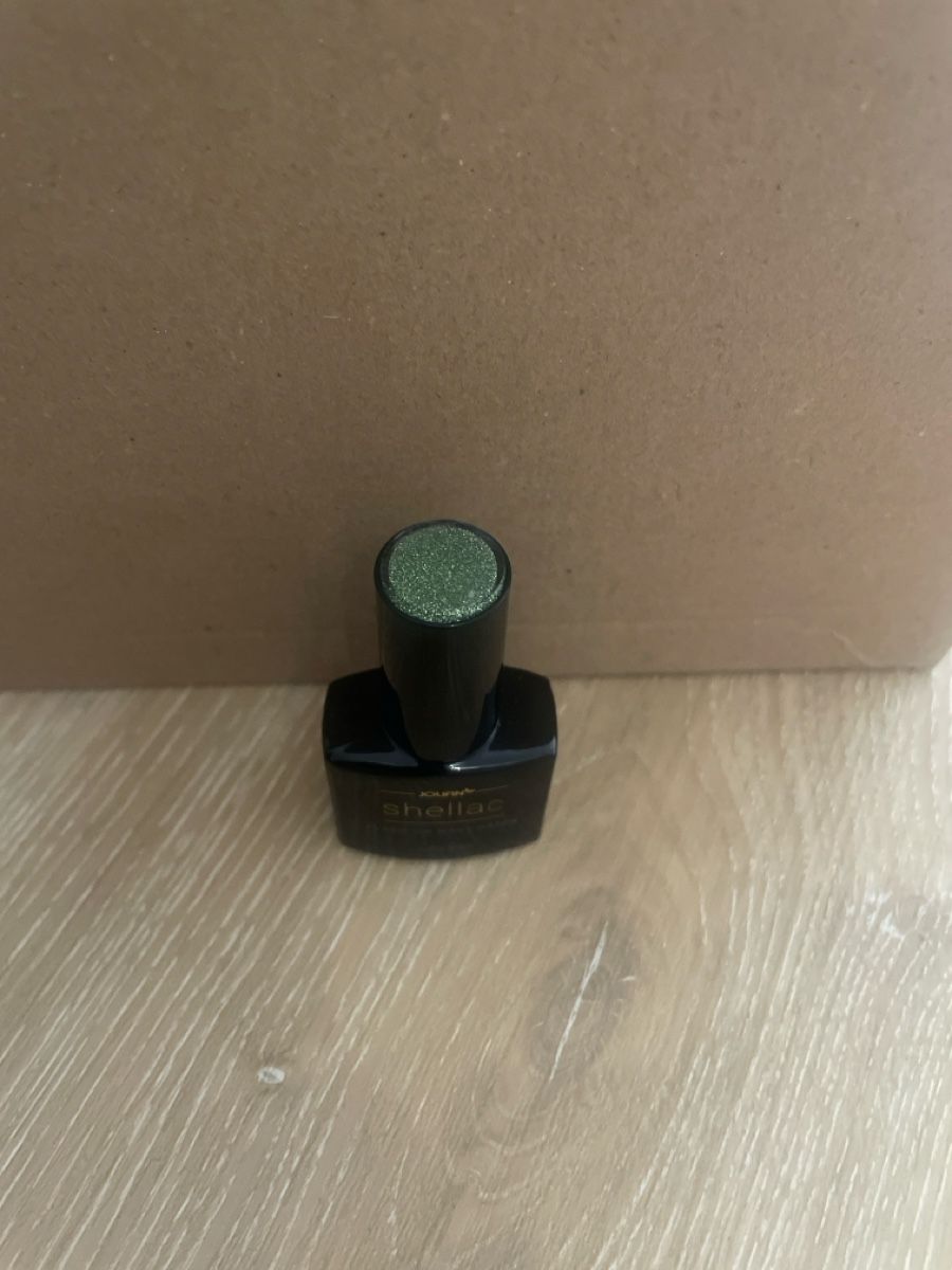 Smalto per unghie: Jolifin Laveni Shellac – Usato da Jonschwil venduto da sab_5gmn