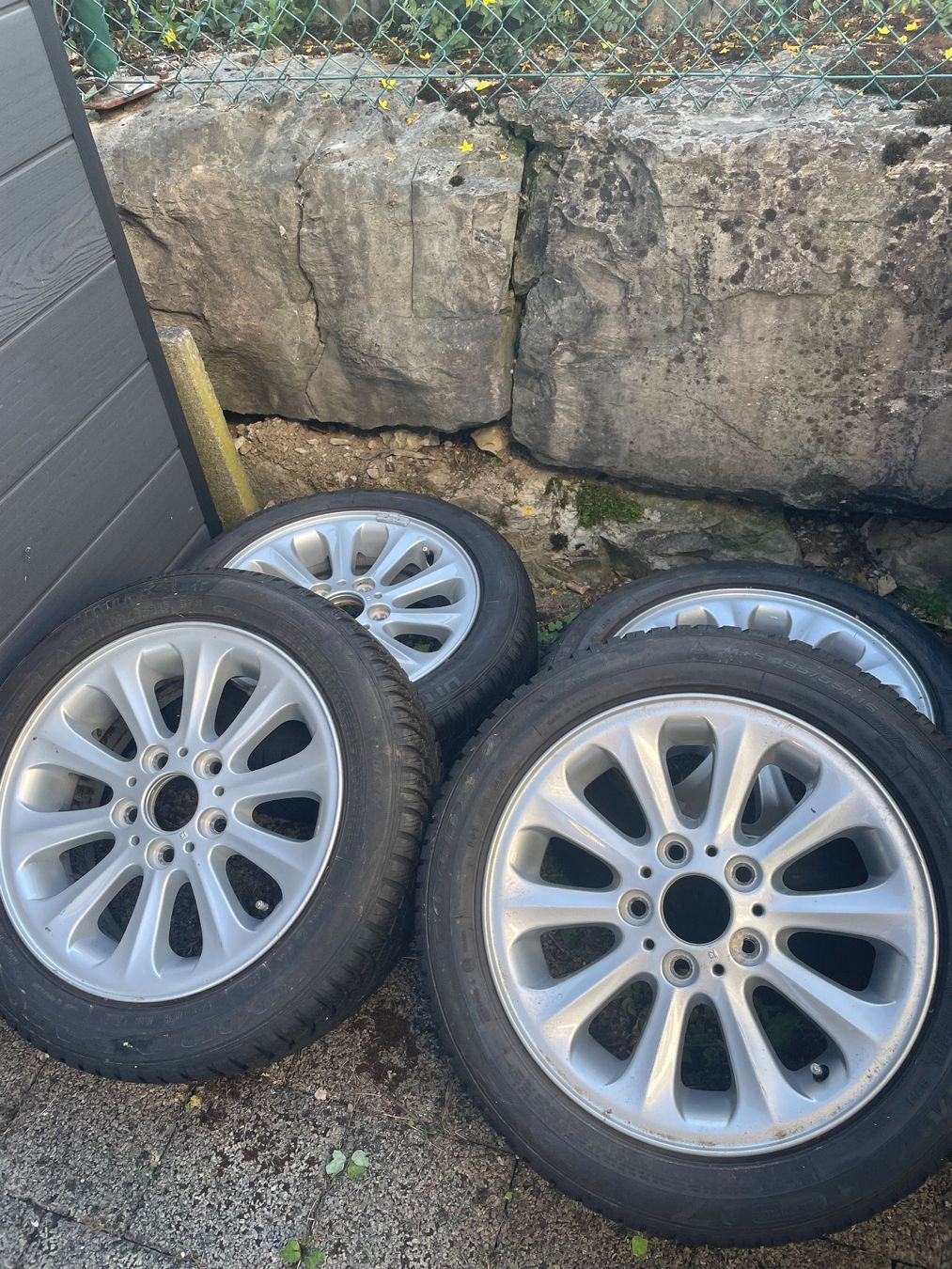 BMW Pneumatici & Ruote complete: 4 BMW ORIGINAL WINTERRÄDER. FÜR EINSER BMW E87 & E88. – Usato da Itingen venduto da sette 6