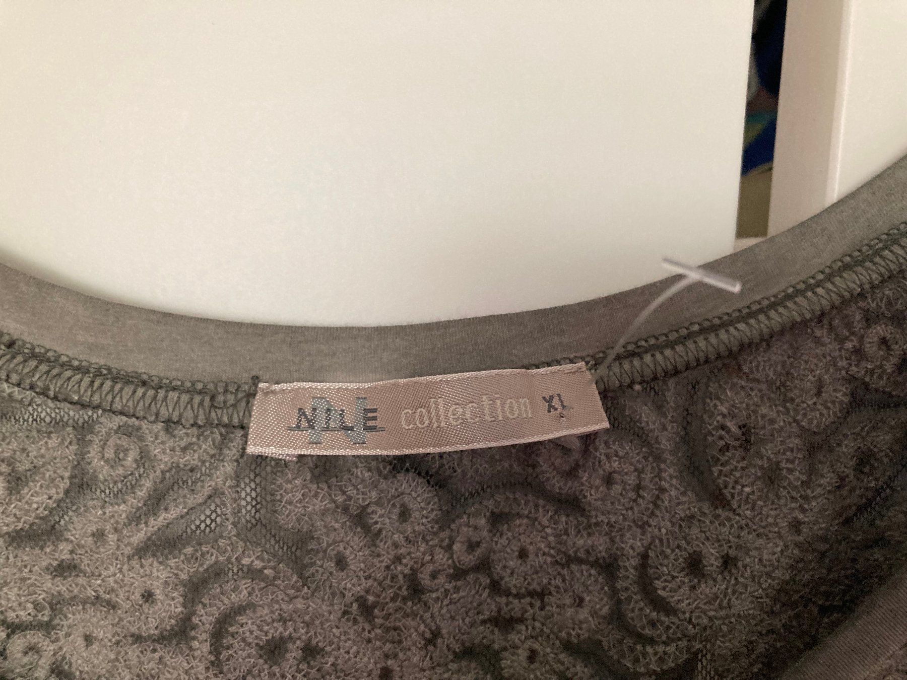 Nile Top: Nile Spitzen Top L – Usato da Hombrechtikon venduto da star8888 1